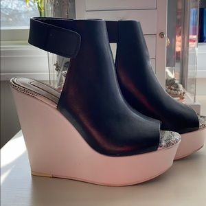 BCBG Wedges